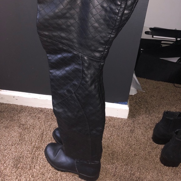 Thigh high boots - Picture 3 of 4